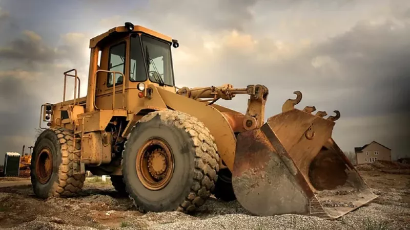un tractopelle jaune